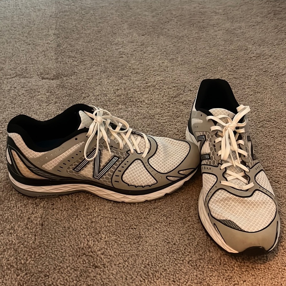 VERY Gently Used, Men’s New Balance Shoes